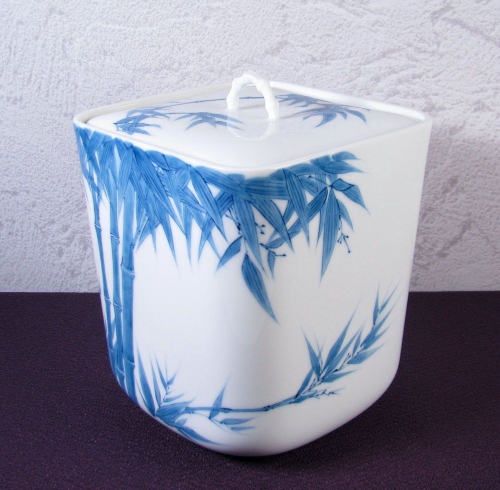 十三代横石嘉助作 平戸白磁 染付竹林水指 漆蓋付 高さ：17.7cm 共箱 美