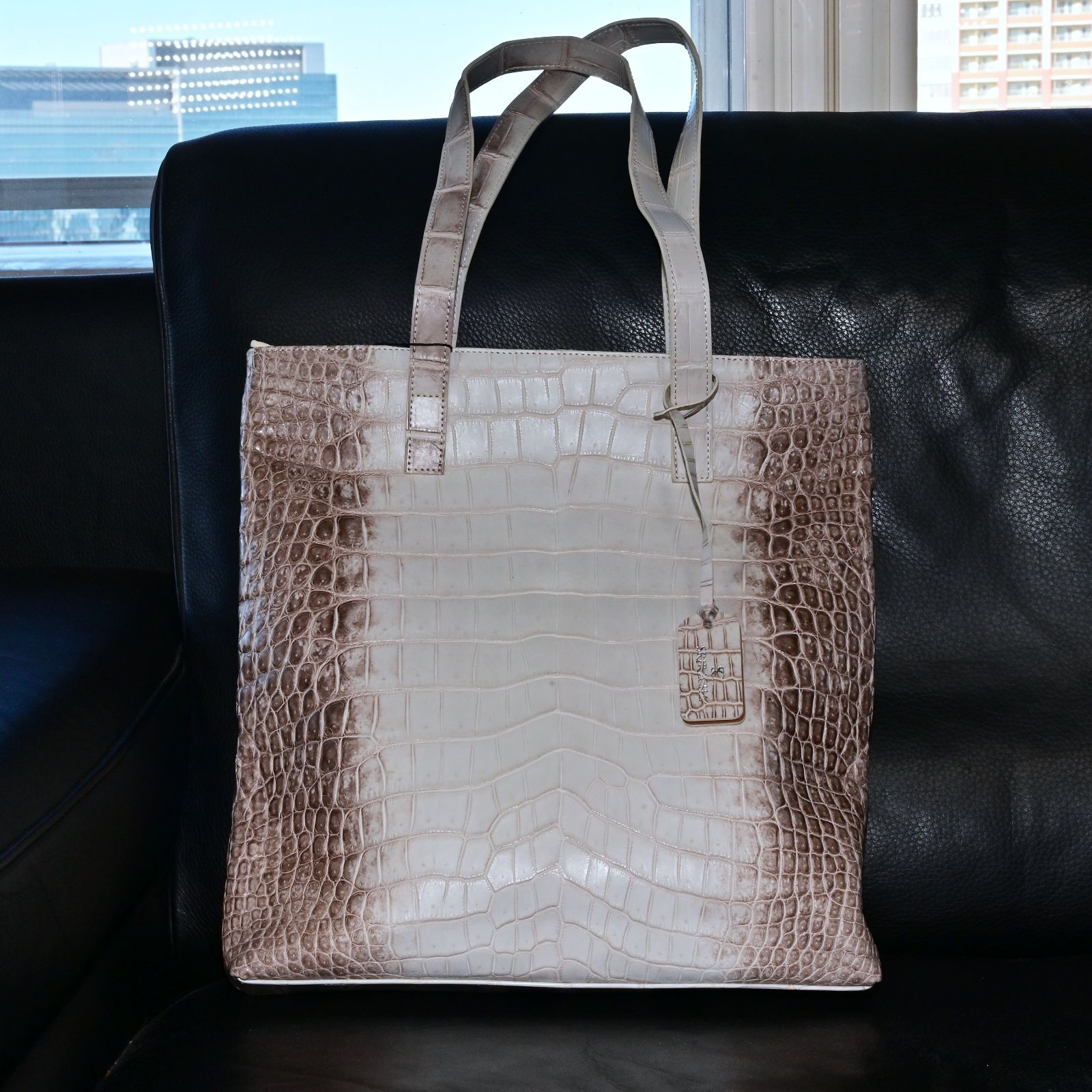 白×ブラウングラデーションの