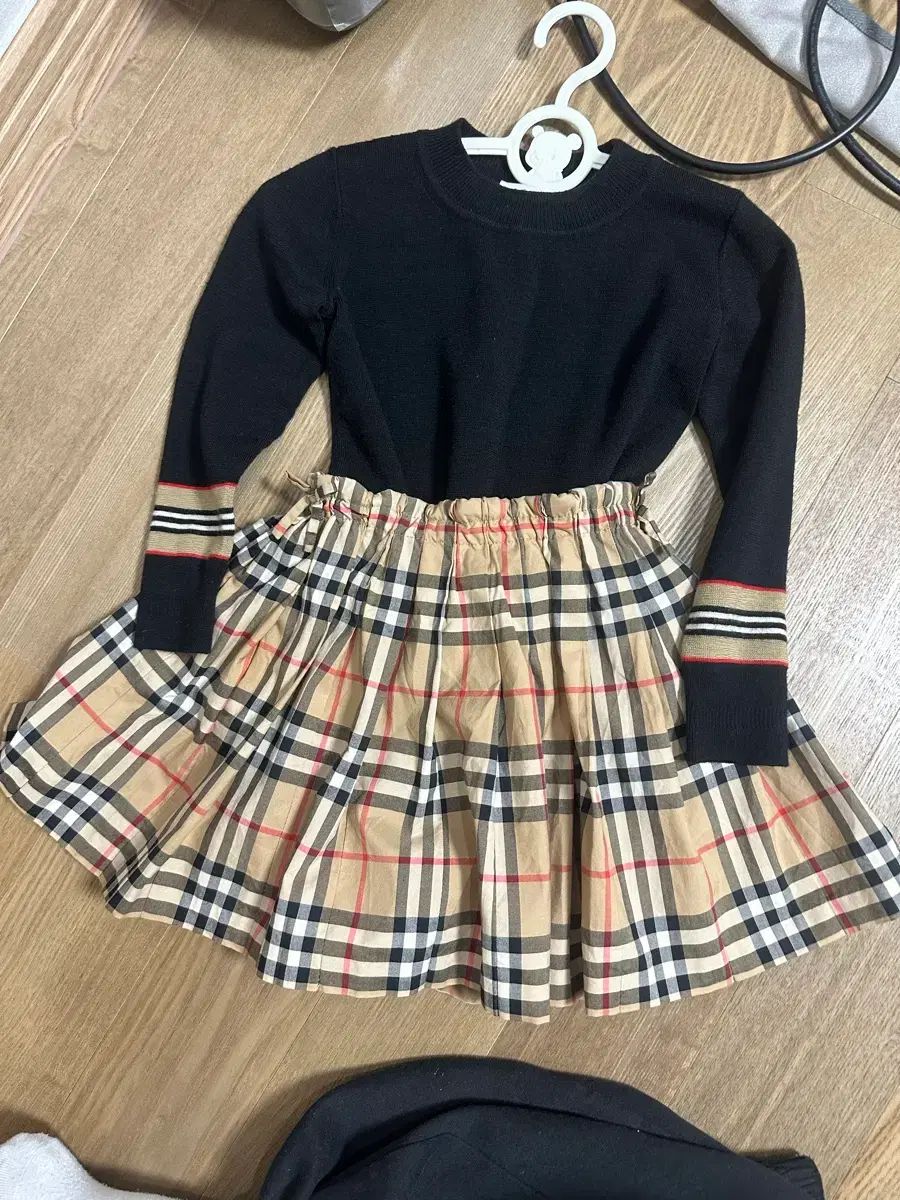 バーバリー 上下 セット ニット リー ruby リボン rp rt ribbon チェック柄スカート