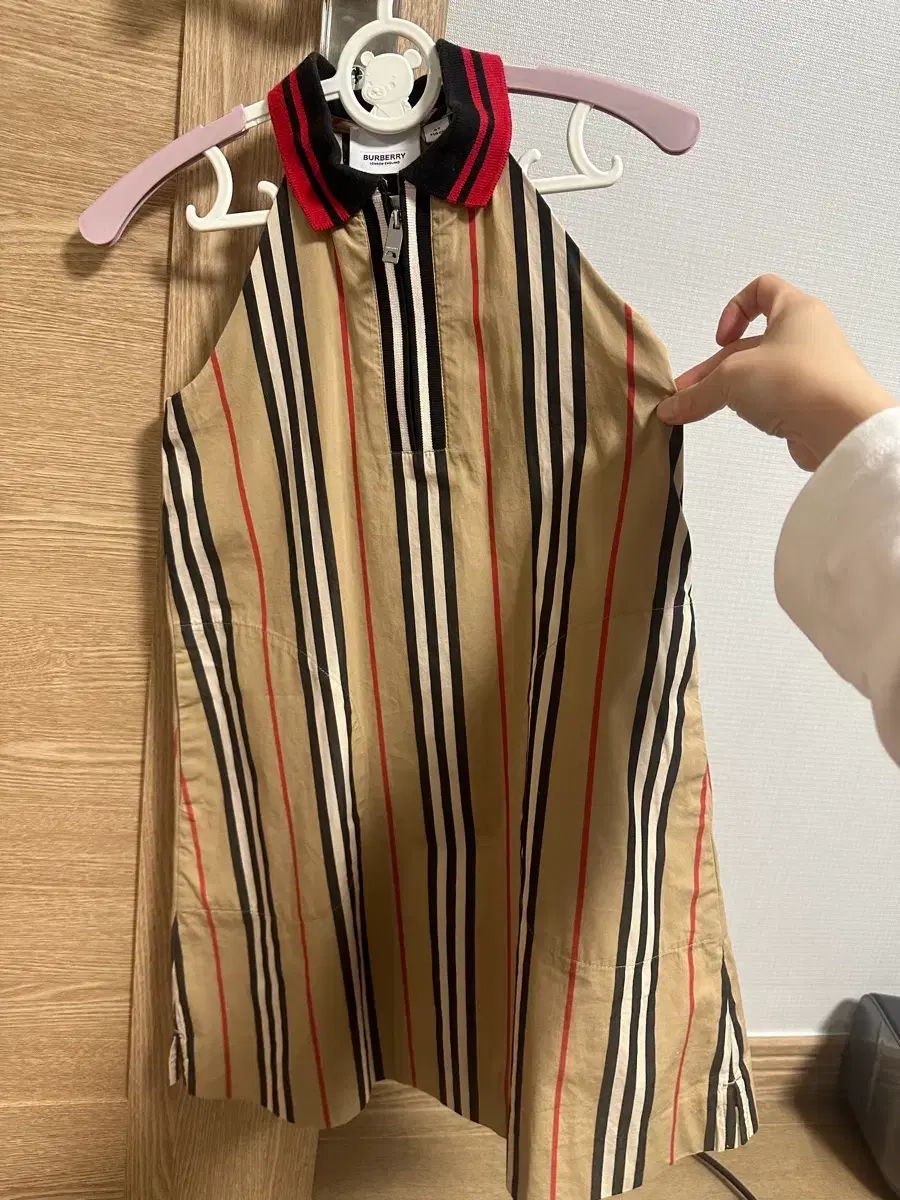 キッズ バーバリー ワンピース 6 y