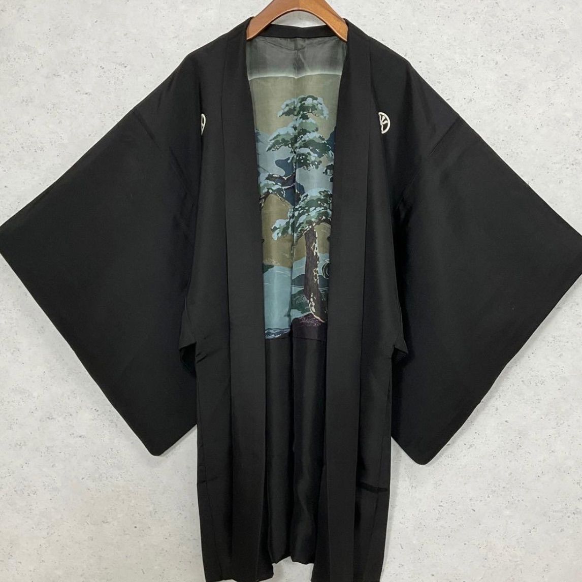 kimono one⬛️男前屋⬛️男黒紋付⬛️アンサンブル⬛️男着物⬛️男羽織⬛️羽二重⬛️正絹⬛️五つ紋⬛️裄69 5丈137 5