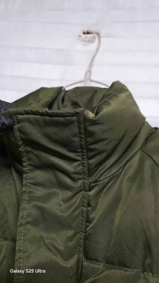 ユニセックス カーキ色 ダウン アウター