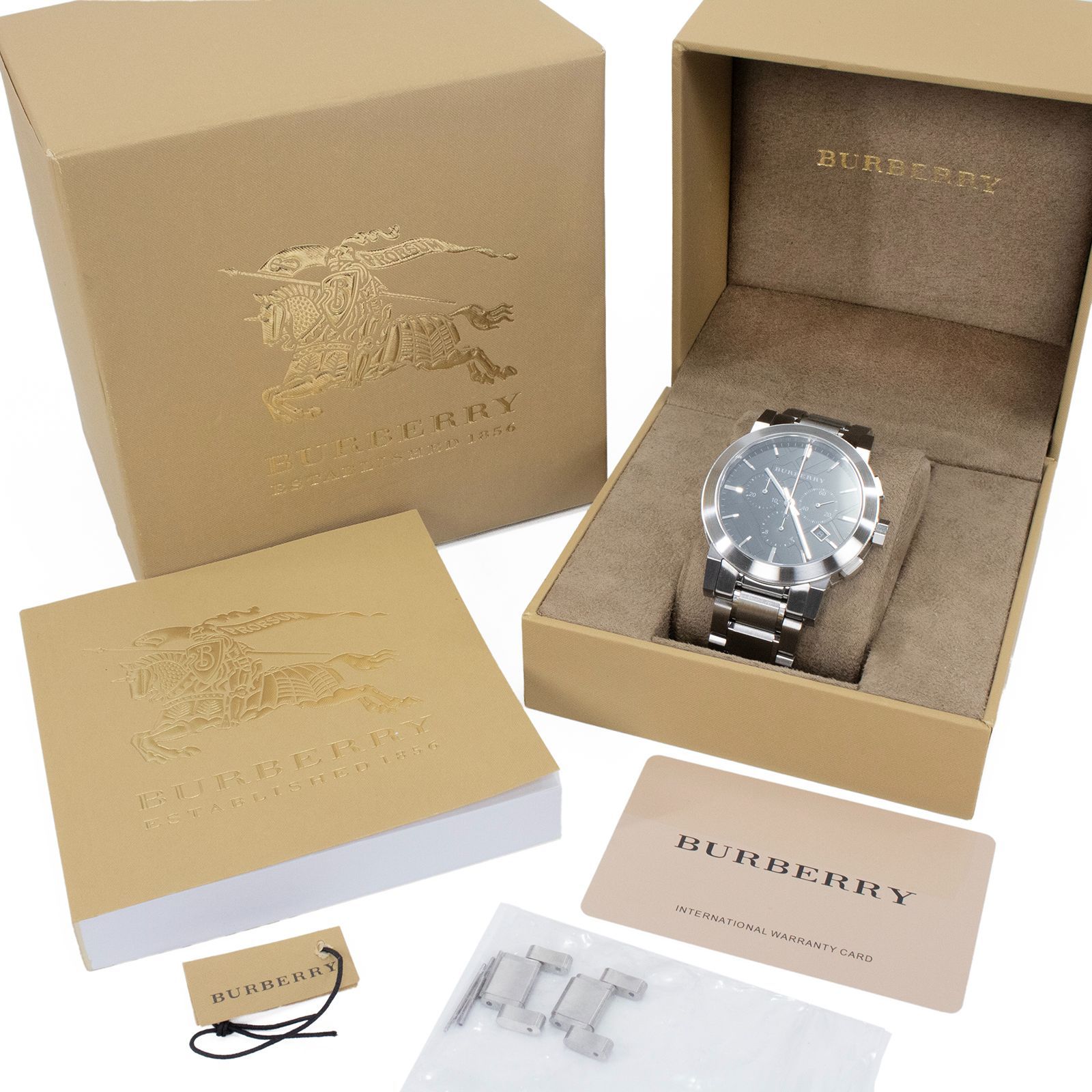 【新品電池】 バーバリー 腕時計 ノバチェック シルバー ブラック 美品 クロノ BURBERRY バーバリー 腕時計 美品 新品電池 レザーベルト チェック柄