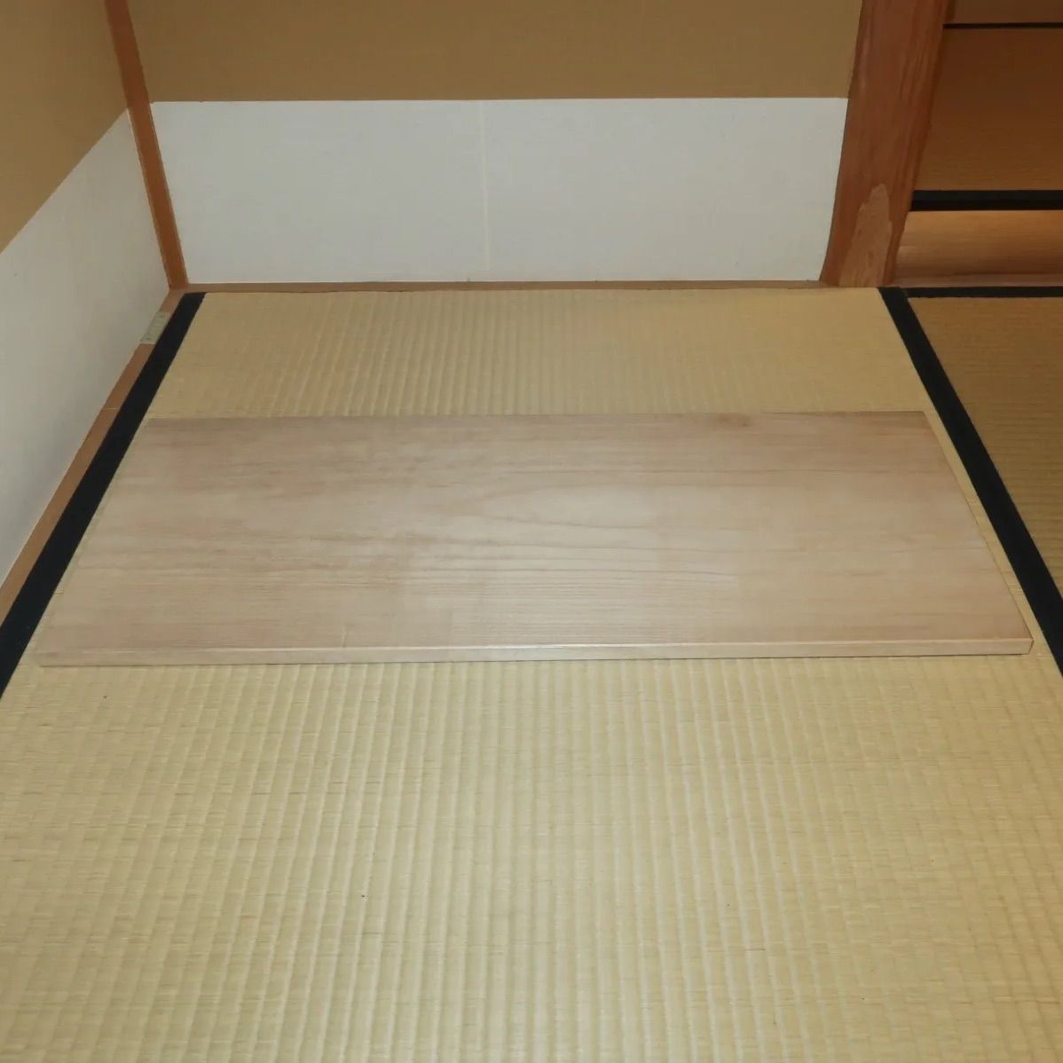 茶道具】一瀬小兵衛 即中斎好 面朱桐木地長板 風炉用 尋牛斎在判 表