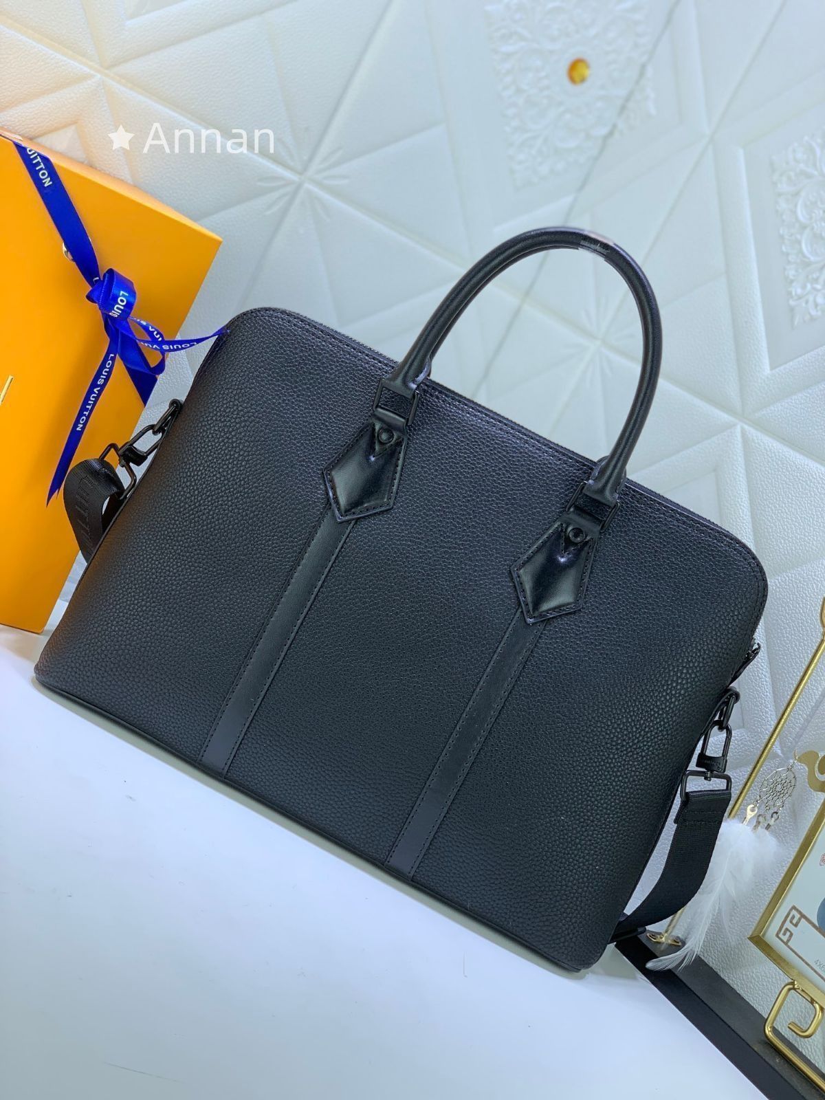 美品 LOUIS VUITTON ルイヴィトンメンズ ビジネスバッグ LV