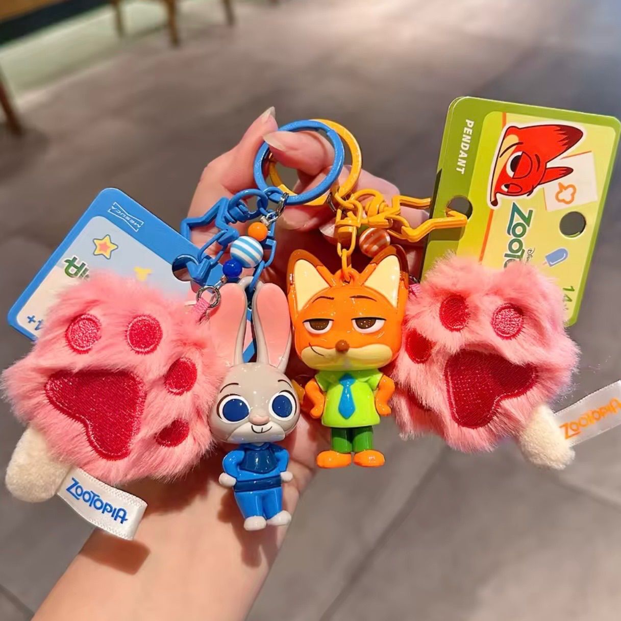 2個セット専用」ズートピア 肉球アイスぬいぐるみ付き キーホルダー