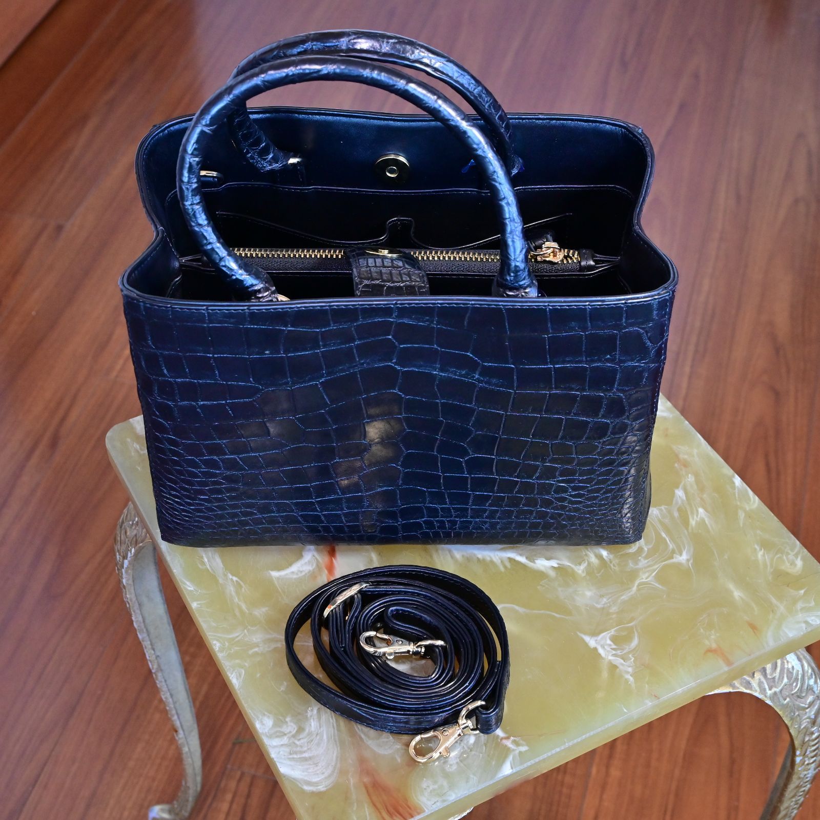 クロコダイル使用 黒の2 WAYミニトート｜ 感漂う レザーの本格ハンドバッグ