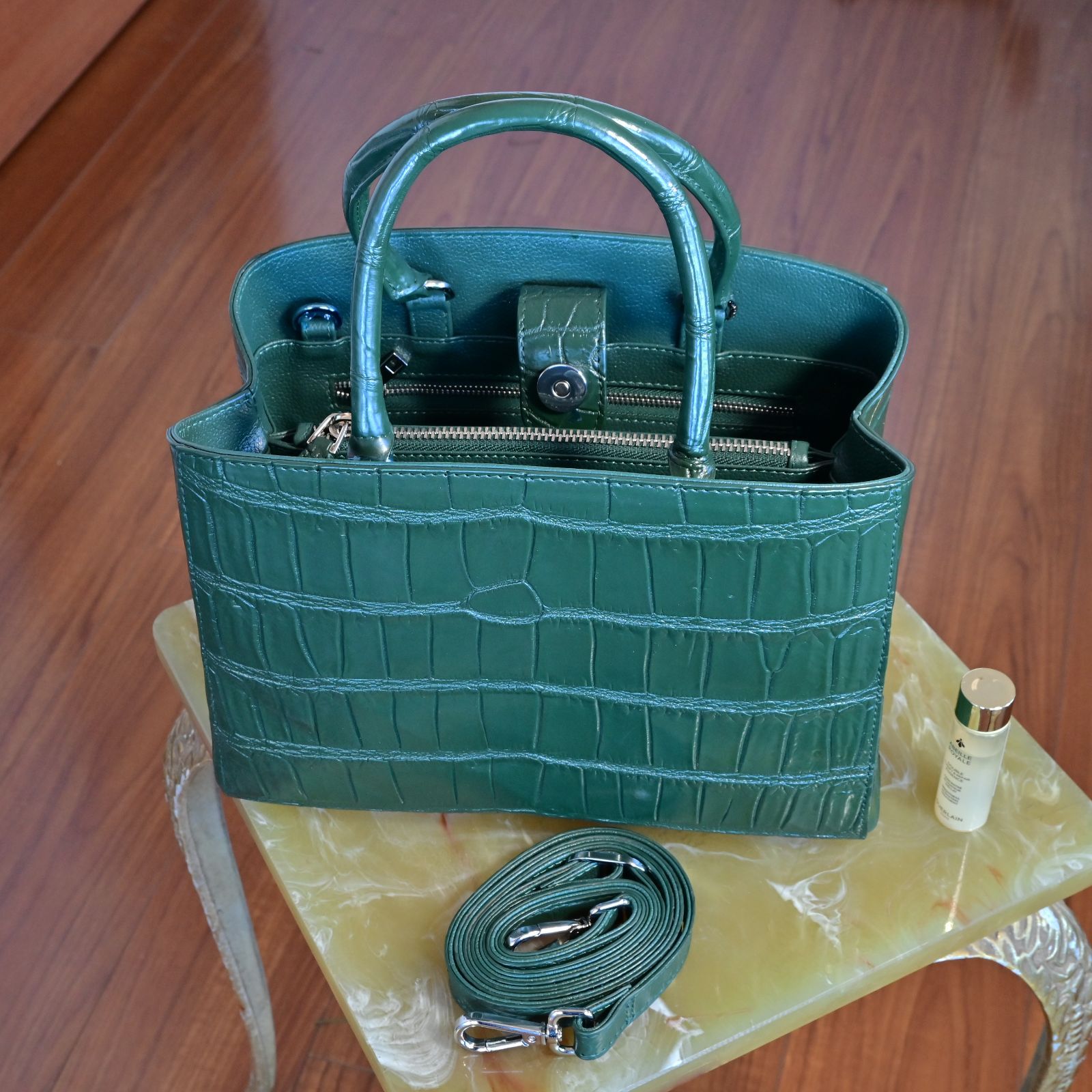 クロコダイル本革ハンドバッグ｜ モスグリーンの上質2 WAYミニトート 感と実用性を備えた