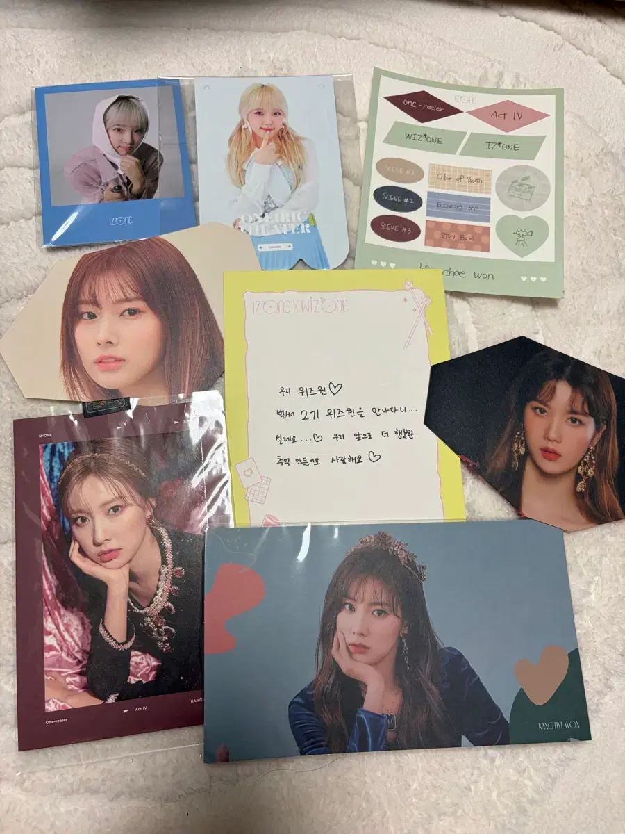 IZ*ONE(アイズワン) グッズ 在庫整理 (写真追加あり) (まとめ売り