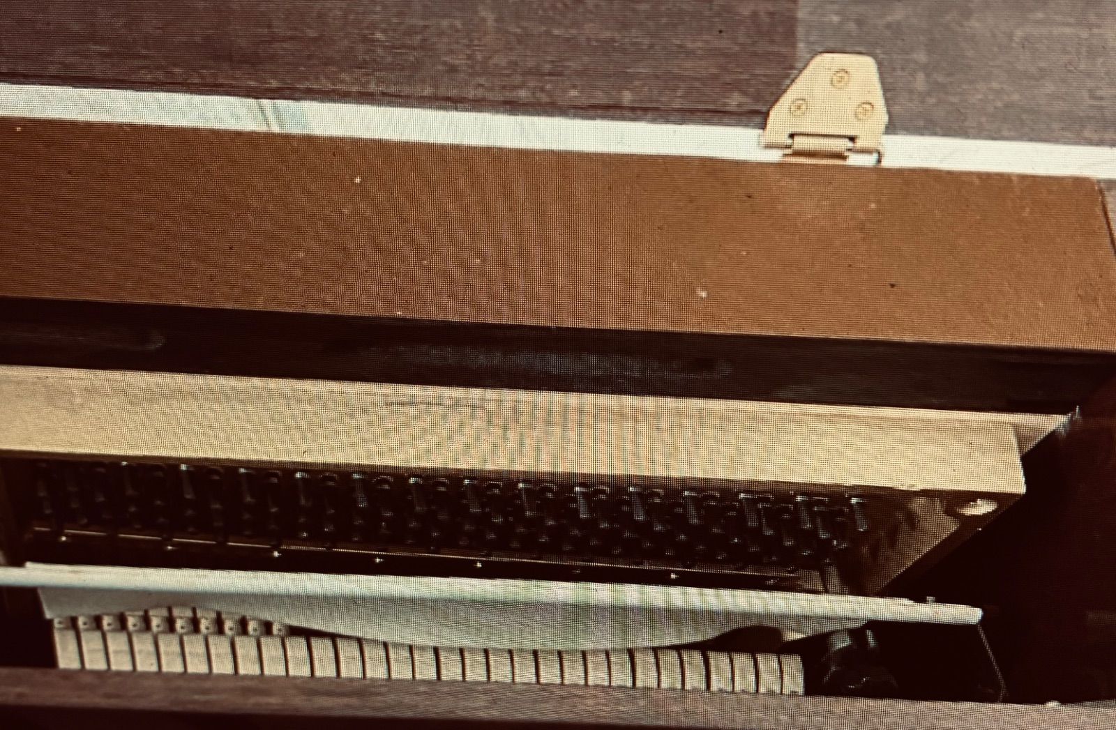 カワイコンパクト マホガニー艶出し 少しの擦り傷有り 保証付き