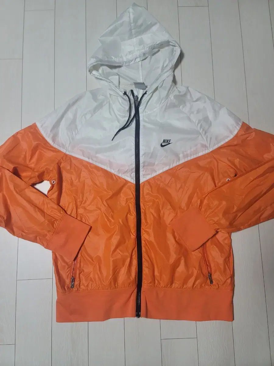 ナイキ ウィンドブレーカー オレンジ/白 フード ジップアップ - メルカリ