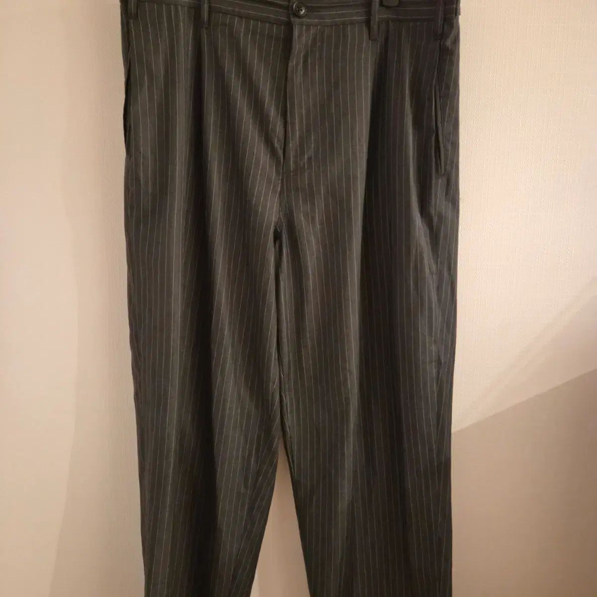 stussyストライプ ライトブラウン スラックス 32 ワイド ウール混 32) STUSSY ストライプ ボリューム プリーツ スラックス パンツ - メルカリ