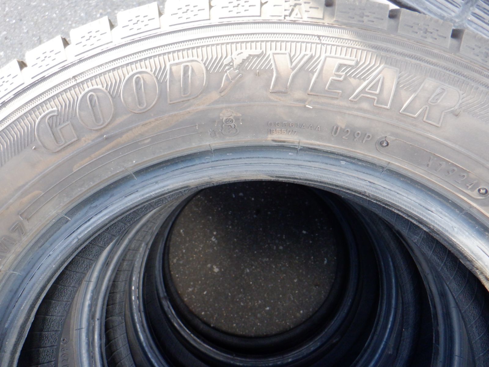 175 65 R 14 ４本 グッドイヤー アイスナビ７ 製 フィアット500 ｂB クー デックス フィット デミオ マーチなどに