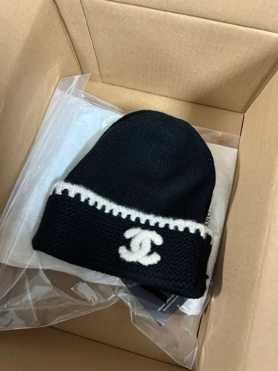 シャネル ビーニー カシミア ブラック 白