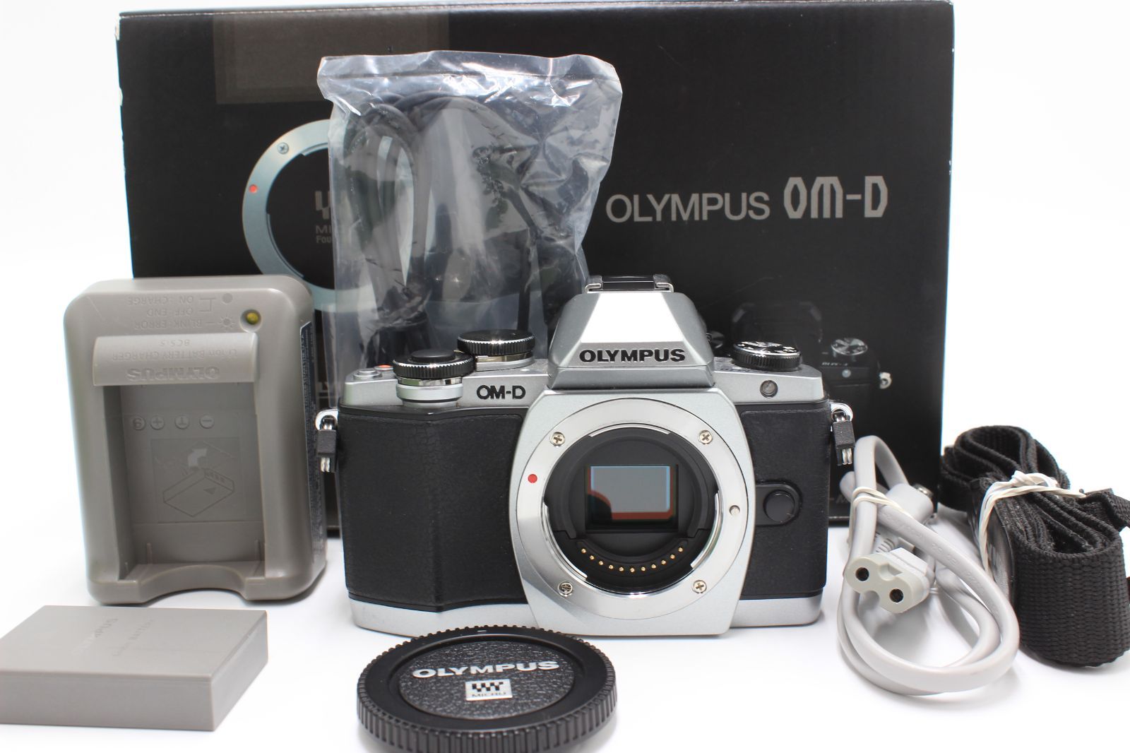 1015ショット OLYMPUS OM D E M 10 ボディ シルバー オリンパス