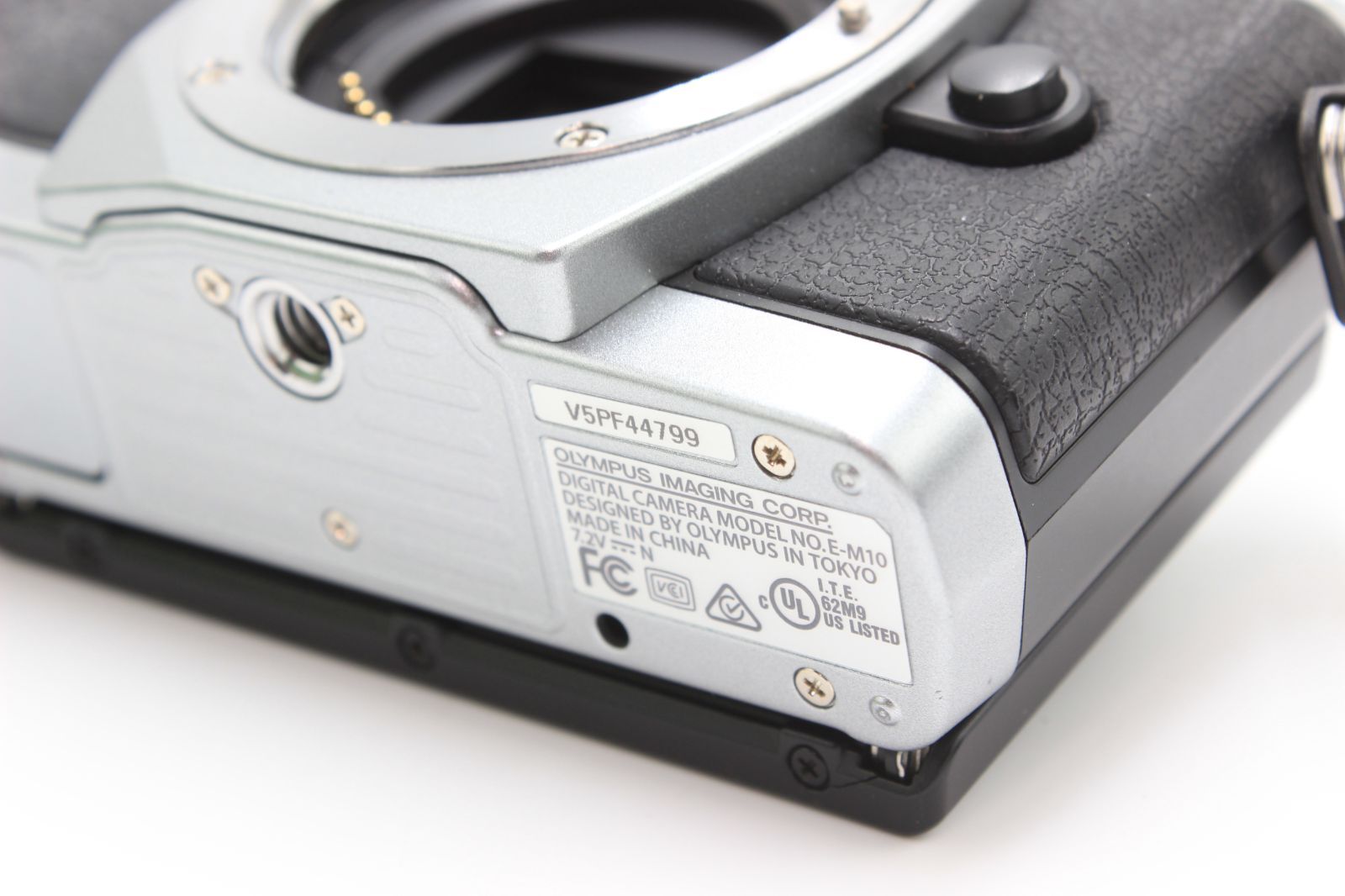  1015ショット OLYMPUS OM D E M 10 ボディ シルバー オリンパス ミラーレス一眼 デジタルカメラ