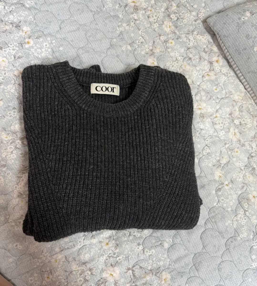 クアー カシミア ポップ ニット チャコール M