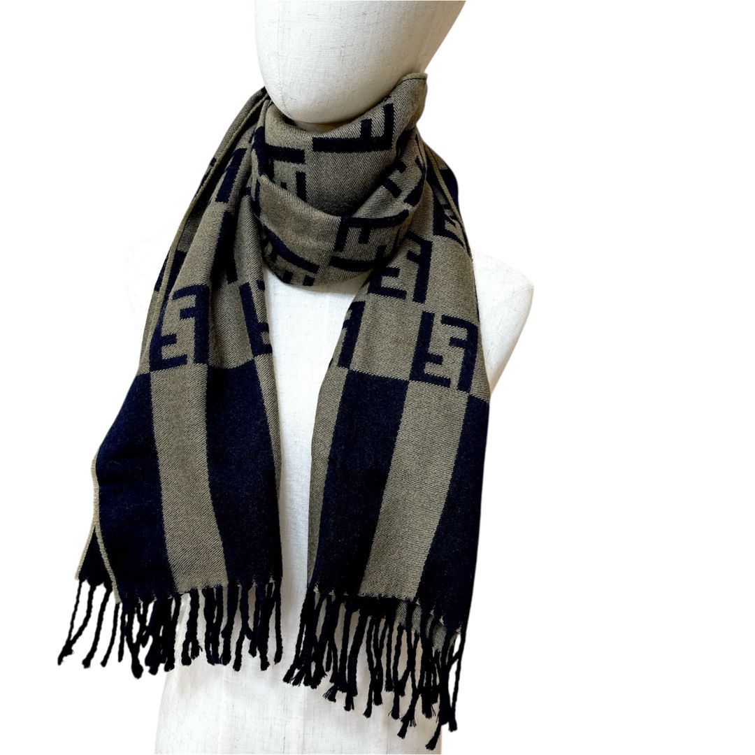 FENDI フェンディ　マフラー　ストール　ズッカ柄　美品 美品 FENDI フェンディ ズッカ柄 マフラー ストール 黒系 x カーキ系