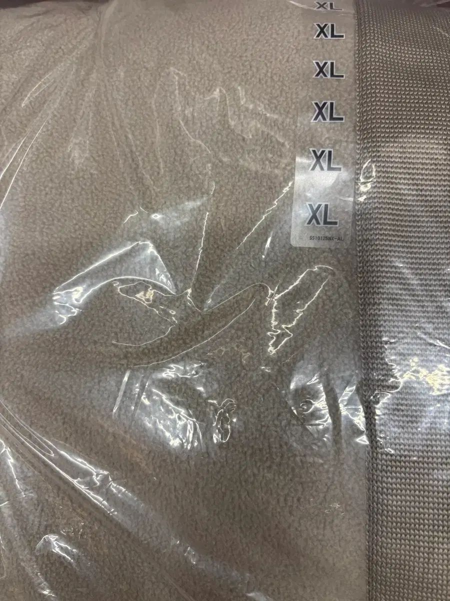 ユニクロ ニードルズ XL ベージュフリースパンツ