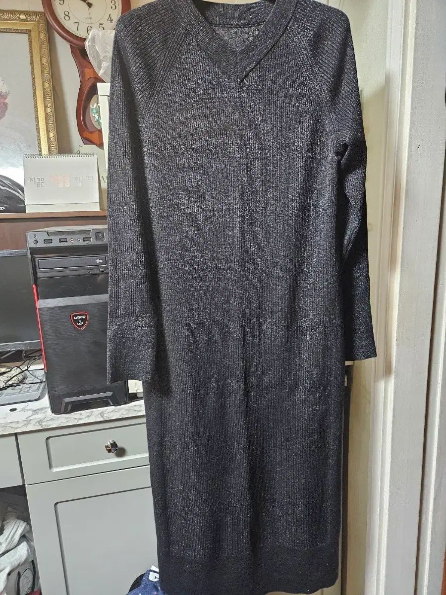 COS Vネック ロング ONE PIECE