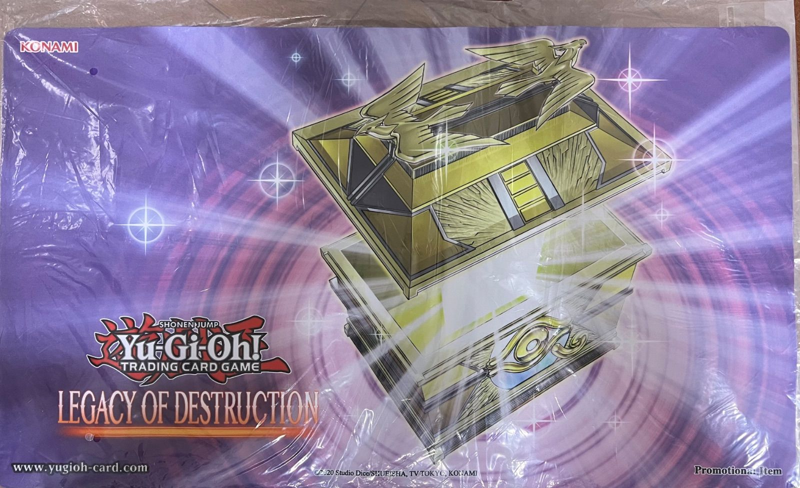 遊戯王】海外版 光の黄金櫃 プレイマット - メルカリ