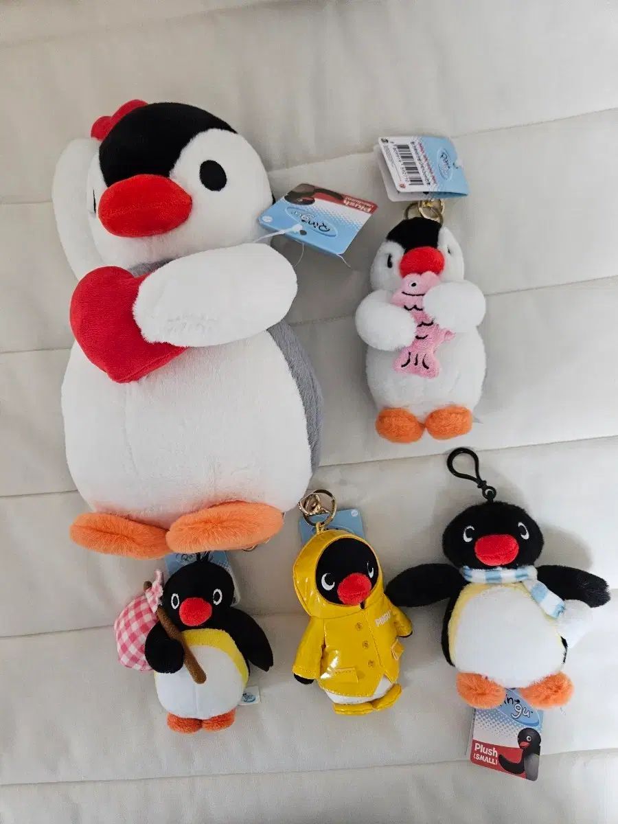 まとめ) ピング Pinga ぬいぐるみキーホルダー - メルカリ