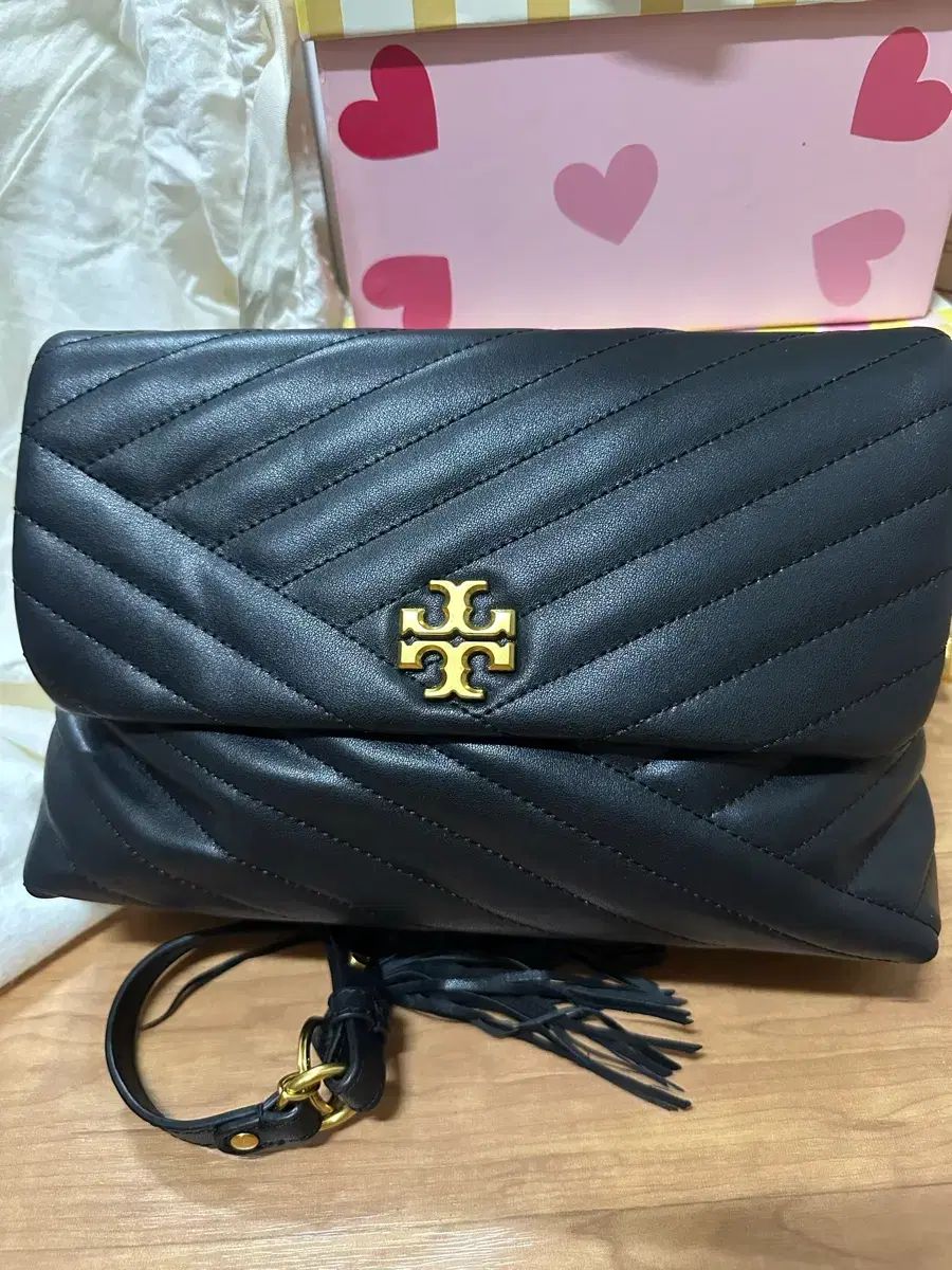 トリーバーチ ブラック キルティングバッグ タッセル装飾