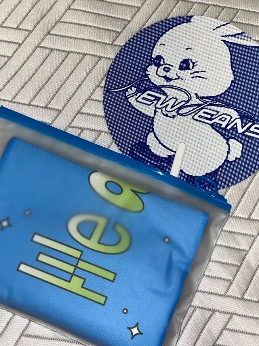 NewJeans ニュージーンズ ニュジ Attention 公開番組 サノク スローガン うちわ