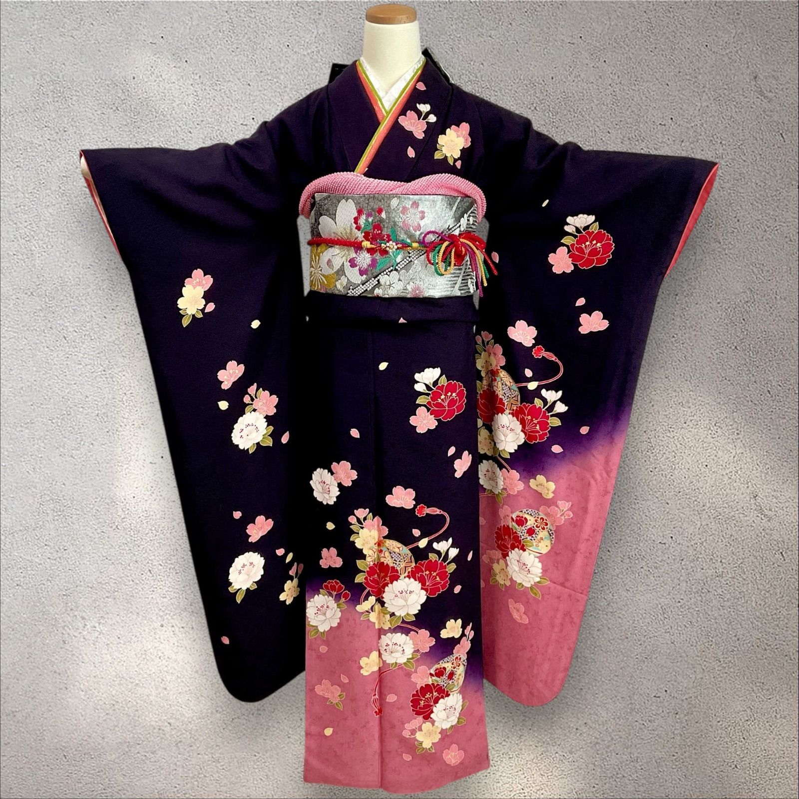 振袖 振袖フルセット 紫系 濃紫 桜 鞠 組みひも 金彩 正絹 - メルカリ