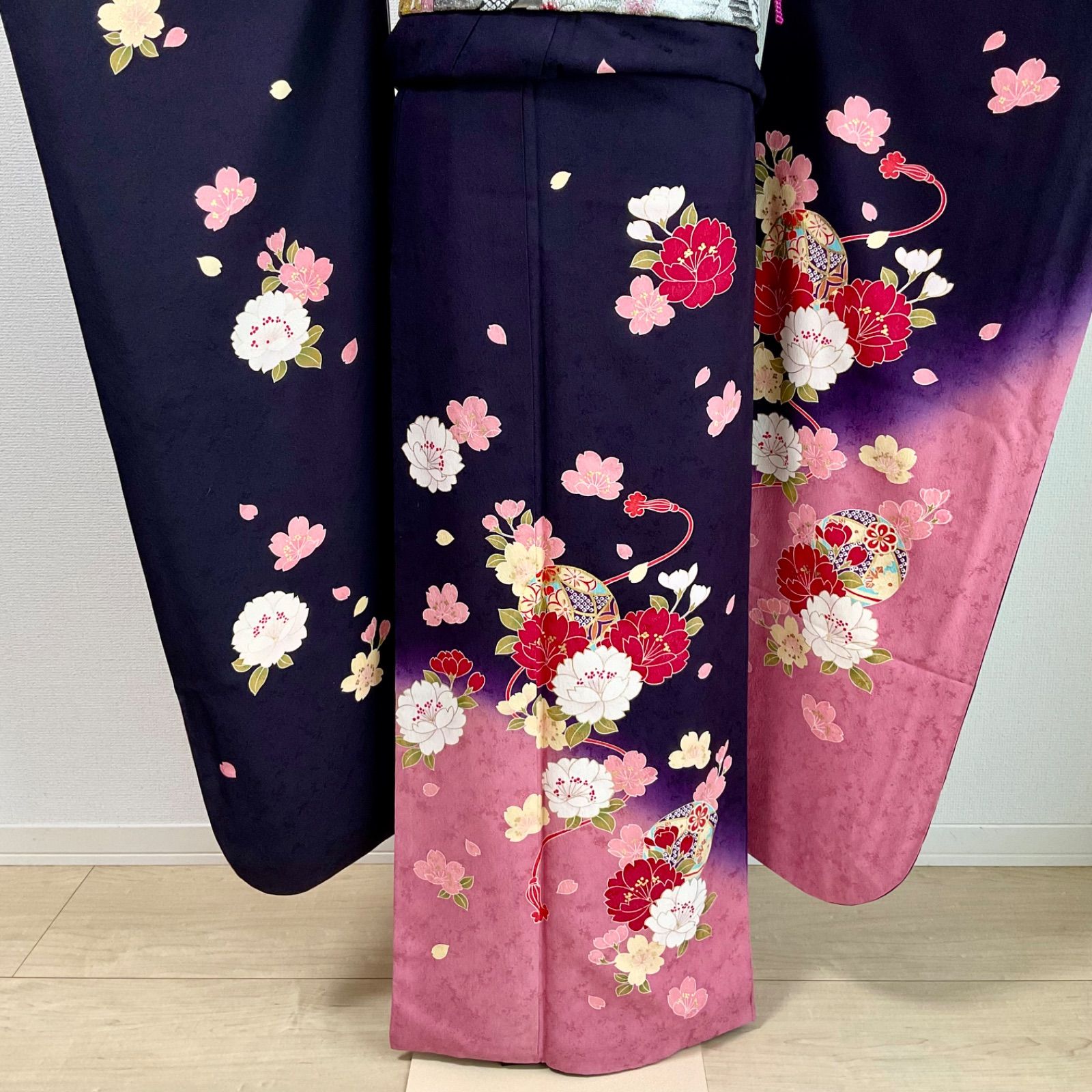 振袖 振袖フルセット 紫系 濃紫 桜 鞠 組みひも 金彩 正絹 - メルカリ