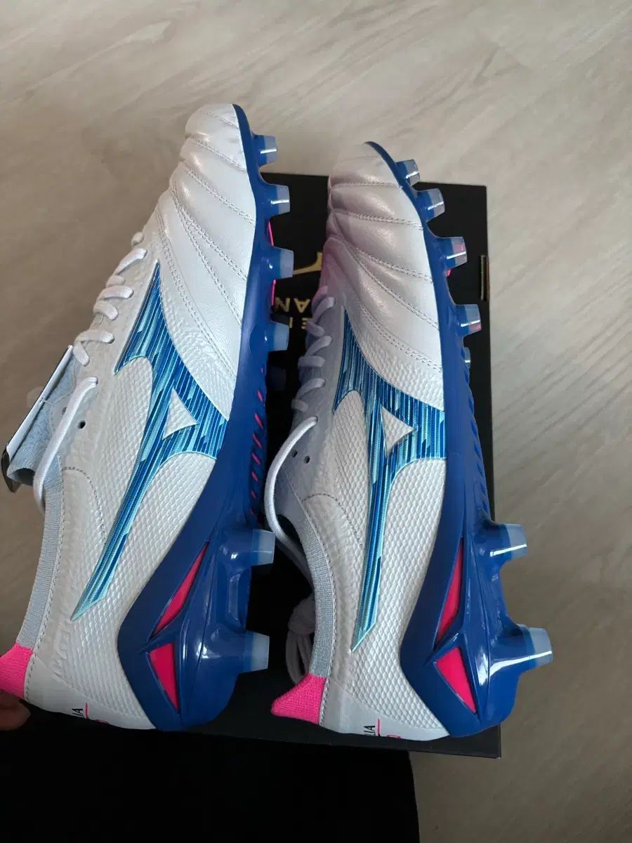 mizuno モレリア NEO 4 ベータ ジャパン サッカーシューズ