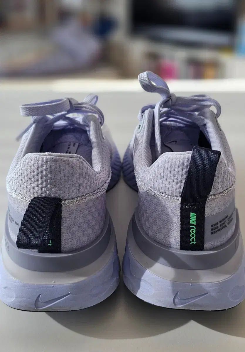 ナイキ リアクト