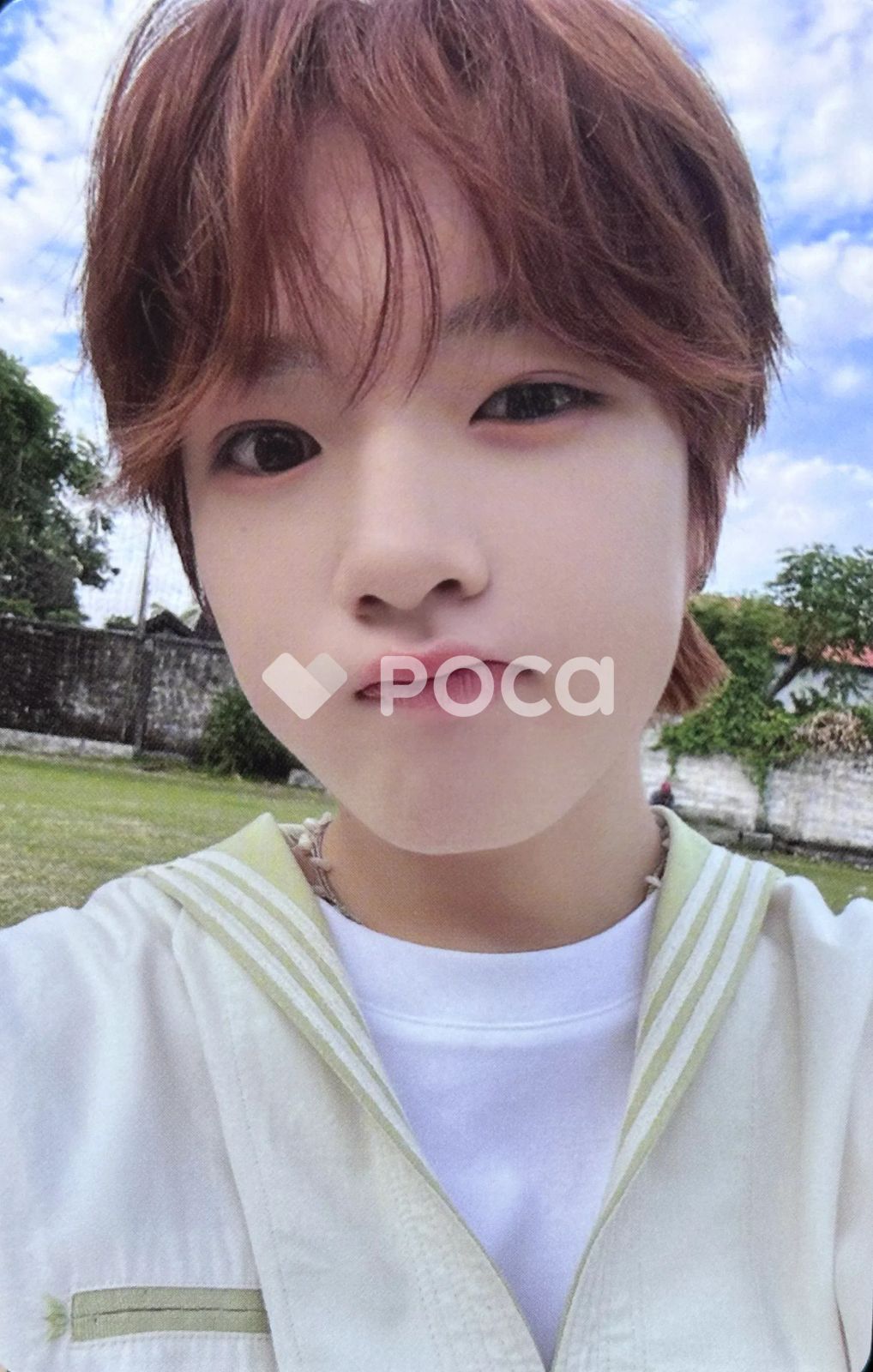 ターコイズグリーンに黒や色とりどりの細首ボトル❁幾何学的 うろこ