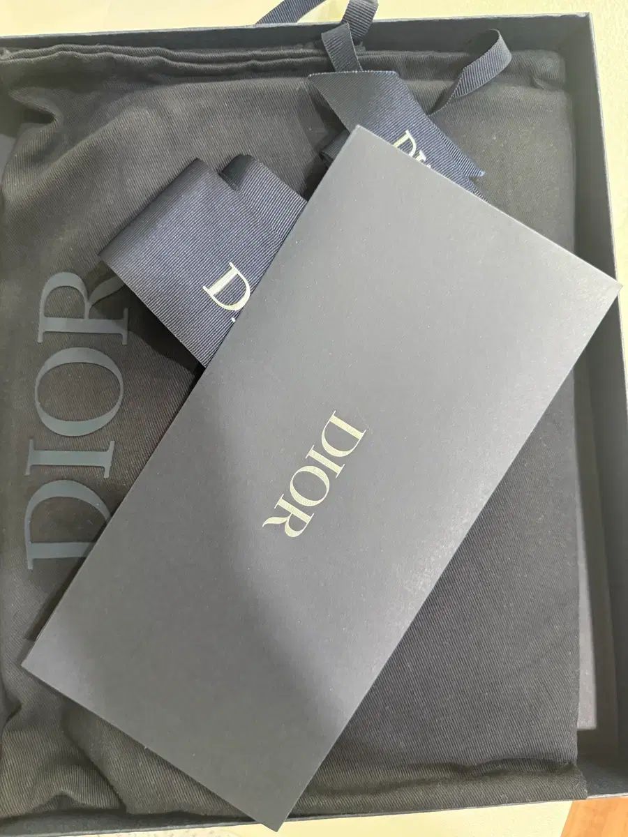 ディオール A 5 クラッチバッグ 売ります