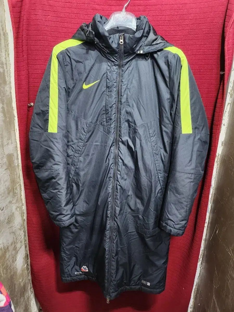 ナイキ STORM-FIT 割引 ベンチコート ブラック/蛍光 ナイキ STORM-FIT