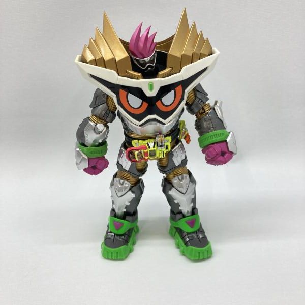 中古】バンダイ S.H.Figuarts 仮面ライダーエグゼイド マキシマム 中古】バンダイ S.H.Figuarts 仮面ライダーエグゼイド マキシマム