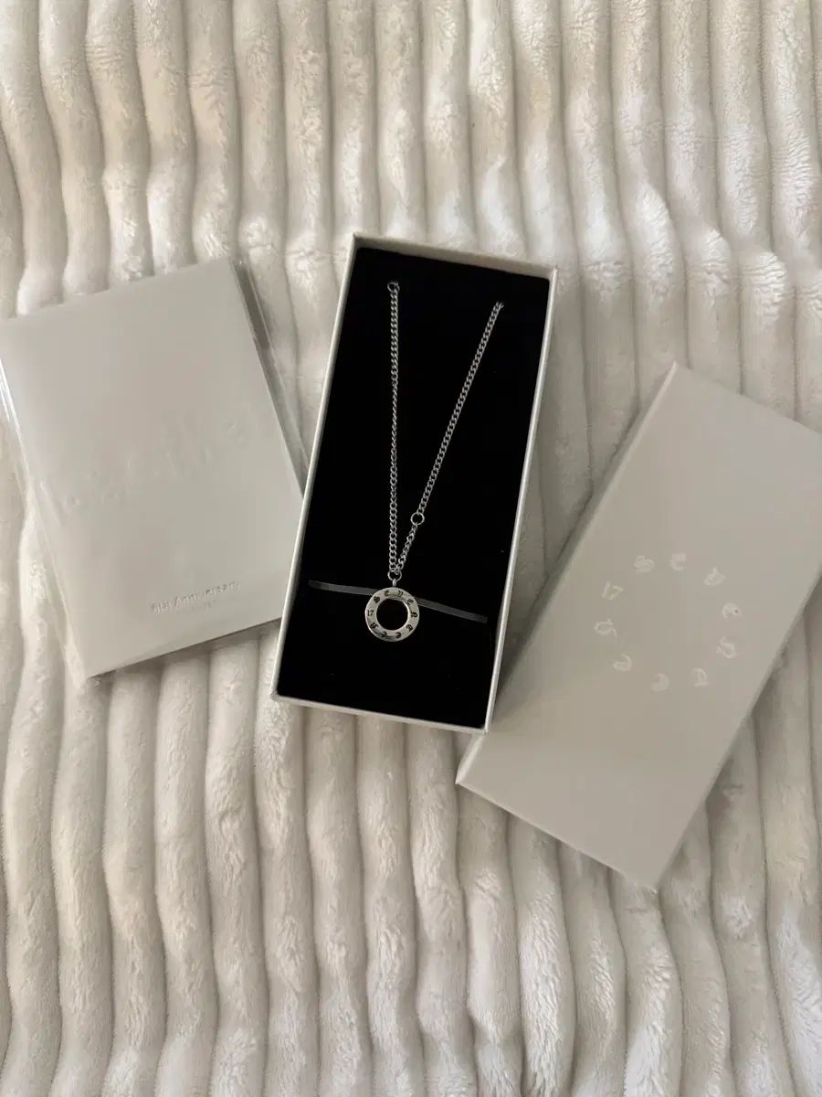 SEVENTEEN 6周年ネックレス ＋ ジョンハン チャーム（トレカ X 未開封