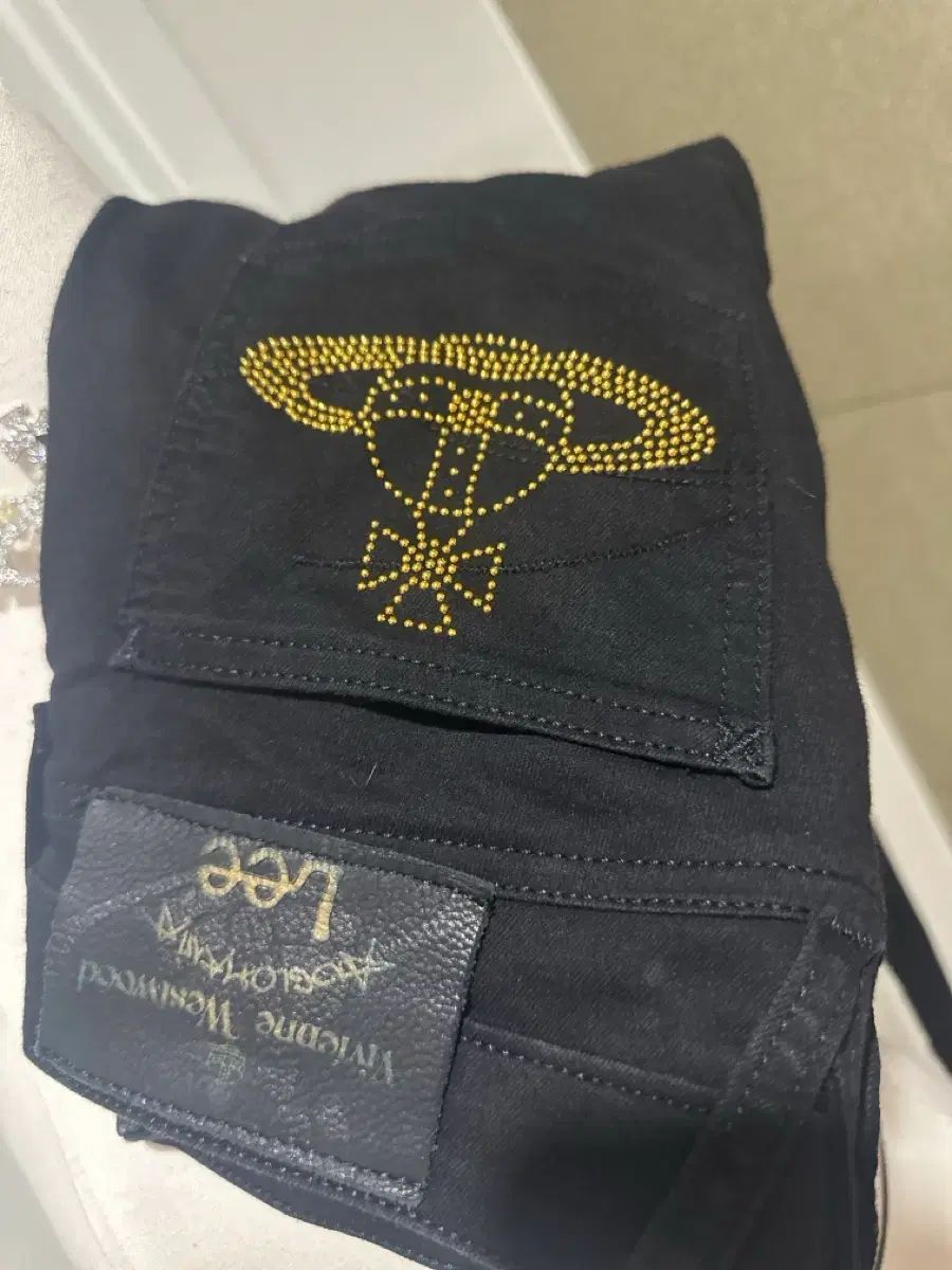 Vivienne Westwood ヴィヴィアン ウエストウッド リー orbロゴ ズボン