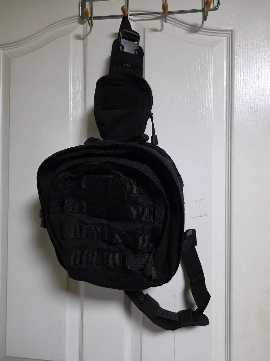 5.11 タクティカル RUSH SLING MOAB 6 ブラック