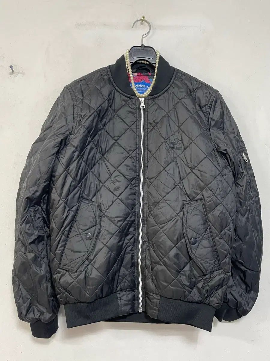 N 5841 アディダス キルティング ダウン ブルゾン