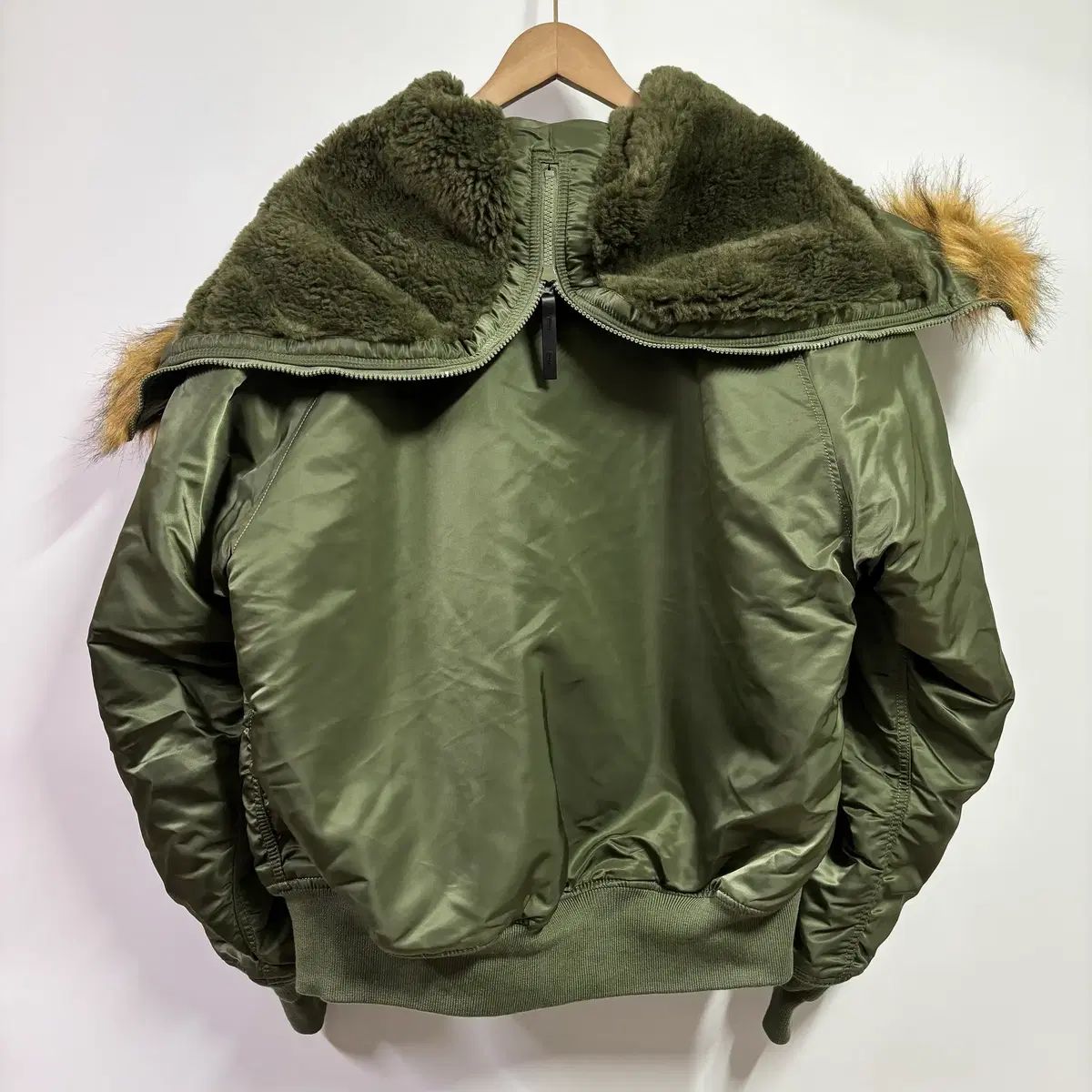 M アルファ インダストリーズ N-2 B ショート ウェスト パーカ