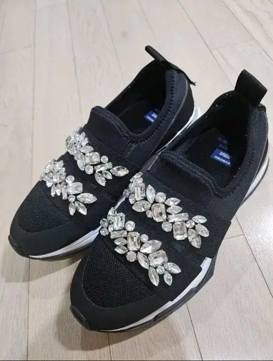 シューコンマボニー キュービック スリッポン