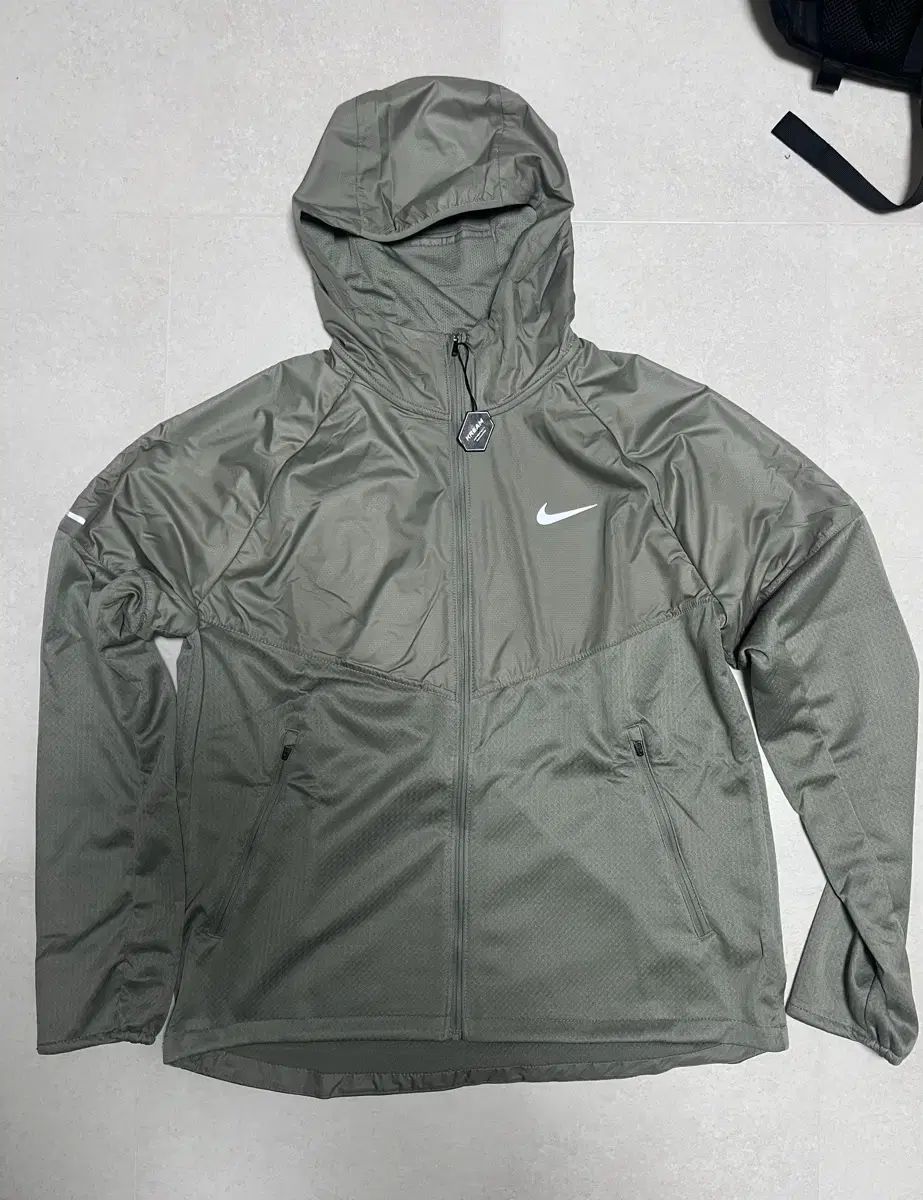 ナイキ サーマフィット ランニングジャケット