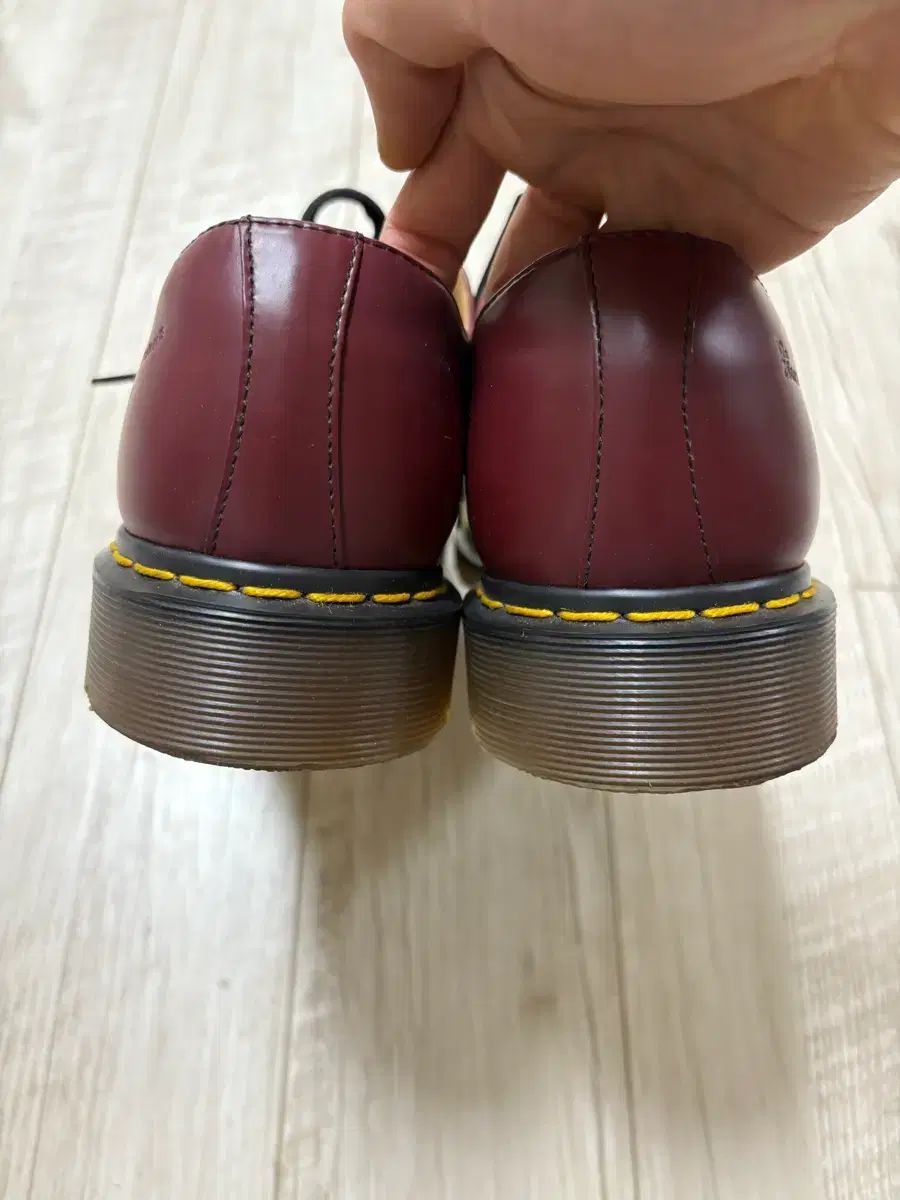 DR MARTENS
