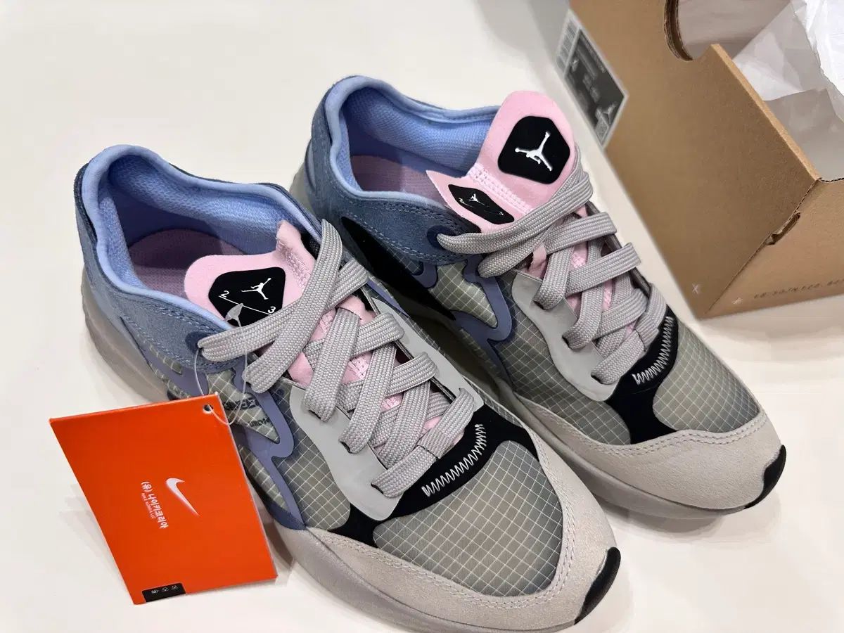 ジョーダン デルタ 3 ロー コバルト ブリス