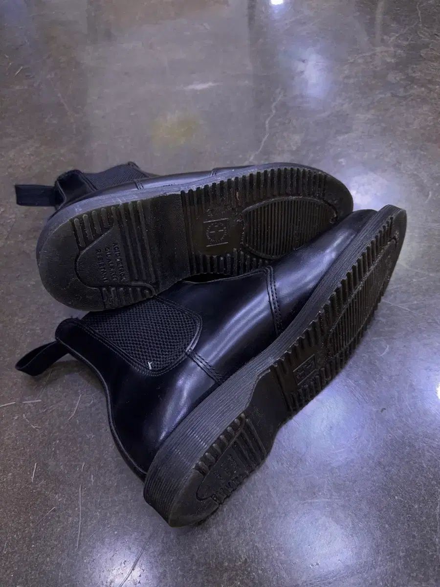 チェルシーブーツ