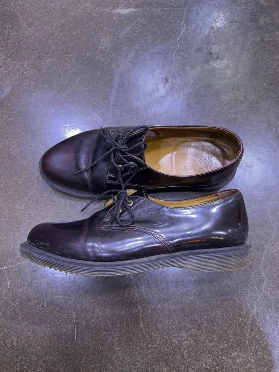 ドクターマーチン ブロック