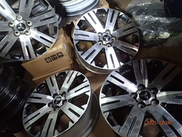 4本 三菱 デリカ D 5 18 x 7 J 38 アルミ