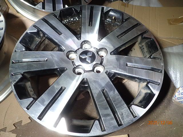 4本 三菱 デリカ D 5 18 x 7 J 38 アルミ