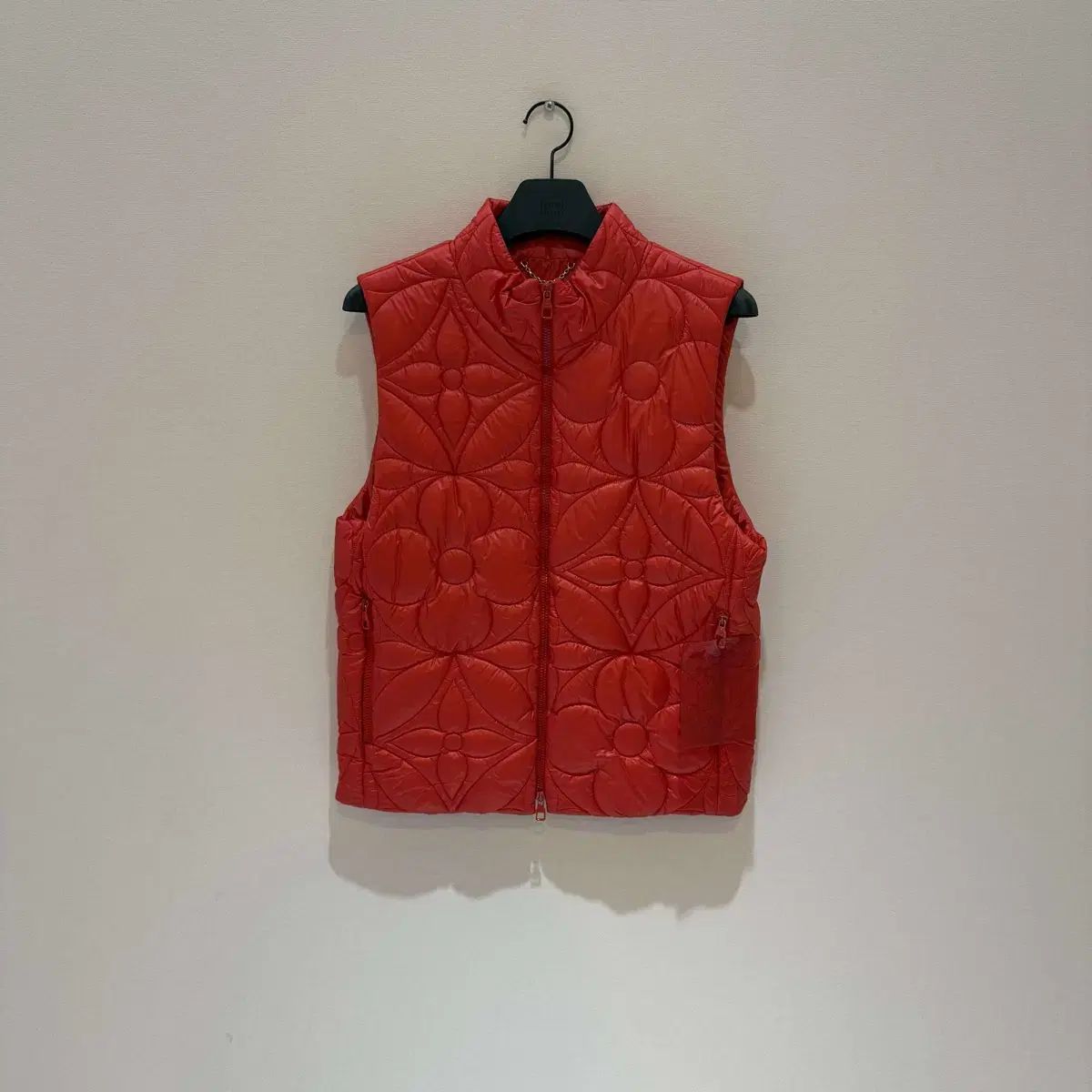 ルイヴィトン フラワー ベスト ダウン